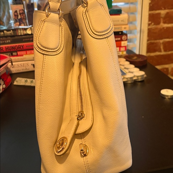 Coach Handbag - Picture 8 of 9